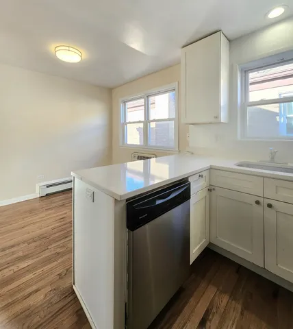 $1,700 | 4916 North Harlem Avenue, Unit 3, Harwood Heights, IL 60706