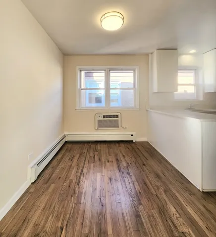 $1,700 | 4916 North Harlem Avenue, Unit 3, Harwood Heights, IL 60706