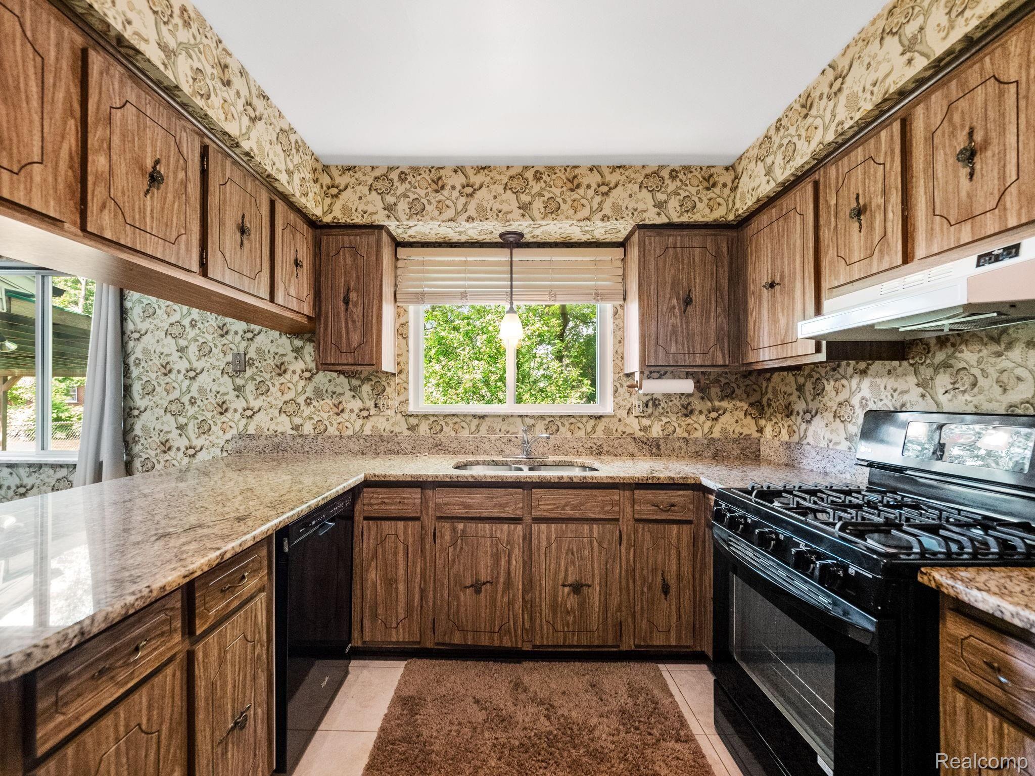 26267 Burg Road Warren, MI 48089 - Photo 11 of 33 Kitchen
