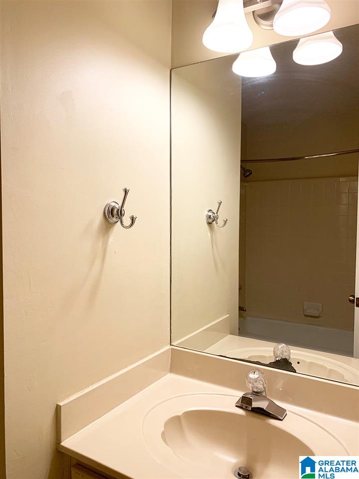 1890 Huntington Road Birmingham, AL 35209 - Photo 9 of 13 Gallery Image 9