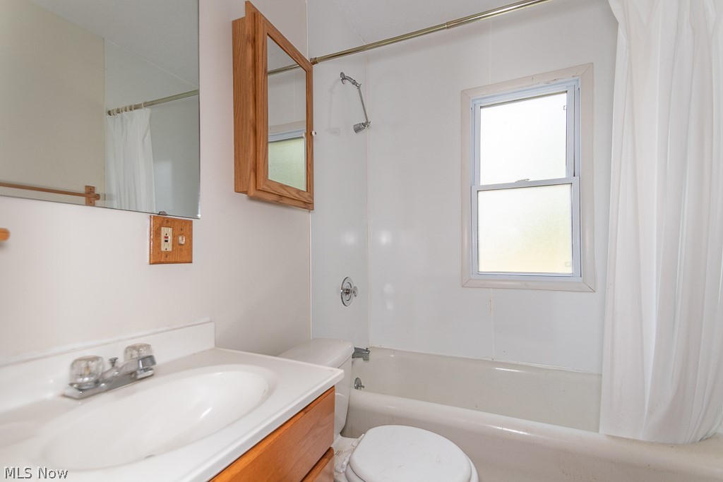 2327 Hubbard Road Madison, OH 44057 - Photo 15 of 27