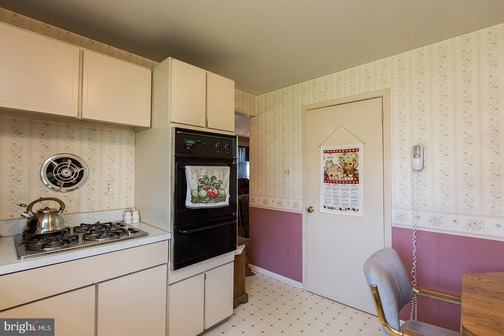 2710 Chapel Road Lancaster, PA 17603 - Photo 21 of 56 Stove top and wall oven Door leads to LL