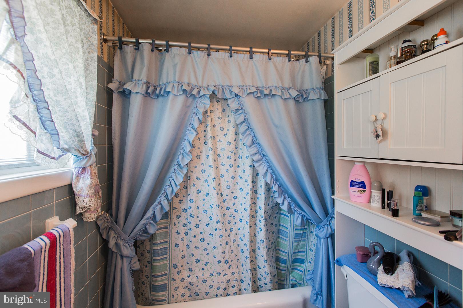 2710 Chapel Road Lancaster, PA 17603 - Photo 31 of 56 Master Full Bath
