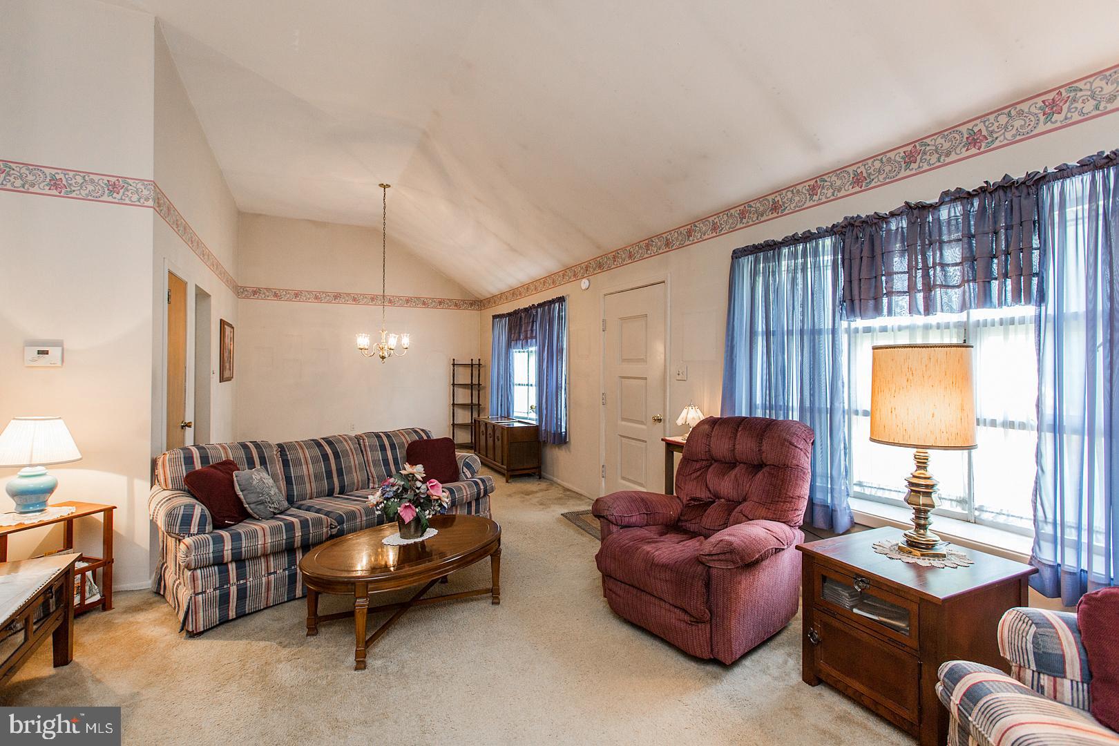 2710 Chapel Road Lancaster, PA 17603 - Photo 7 of 56 Large living room with high ceilings