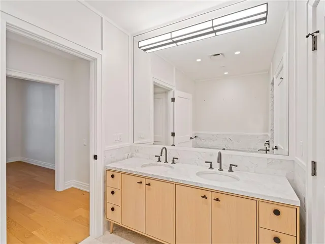 $824,000 | 1001 Julia Street, Unit 9B, New Orleans, LA 70113