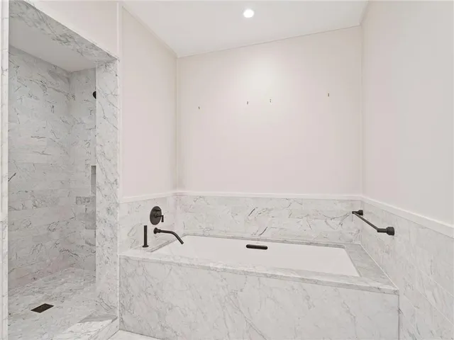 $824,000 | 1001 Julia Street, Unit 9B, New Orleans, LA 70113