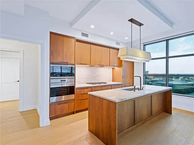 $824,000 | 1001 Julia Street, Unit 9B, New Orleans, LA 70113