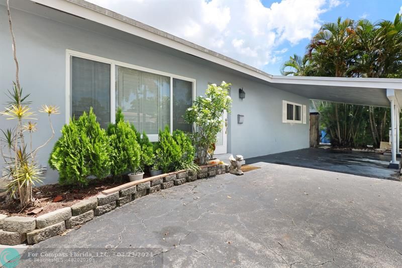 1435 Northeast 39th St  