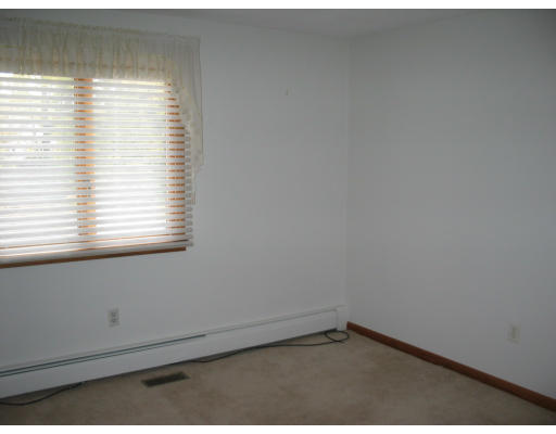 9 Elmhurst Road Stoneham, MA 02180 - Photo 10 of 19 Gallery Image 10