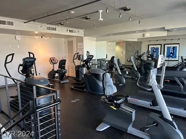 $2,300 | 353 East Bonneville Avenue, Unit 639, Las Vegas, NV 89101