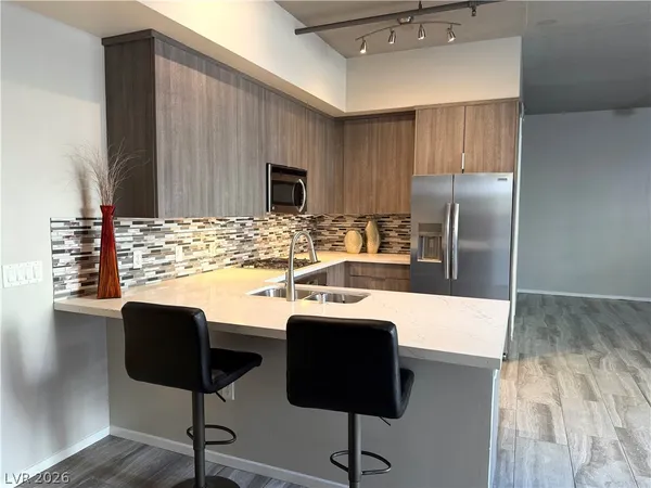 $2,300 | 353 East Bonneville Avenue, Unit 639, Las Vegas, NV 89101