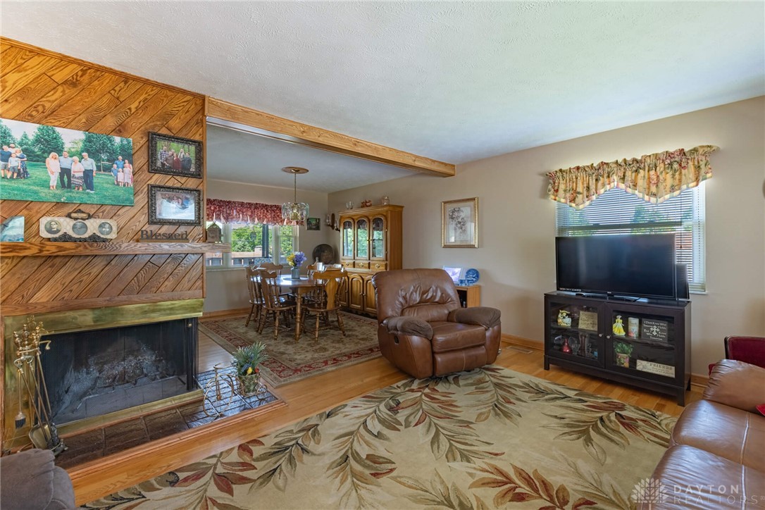 6313 Carnation Road Dayton, OH 45449 - Photo 3 of 42 Gallery Image 3