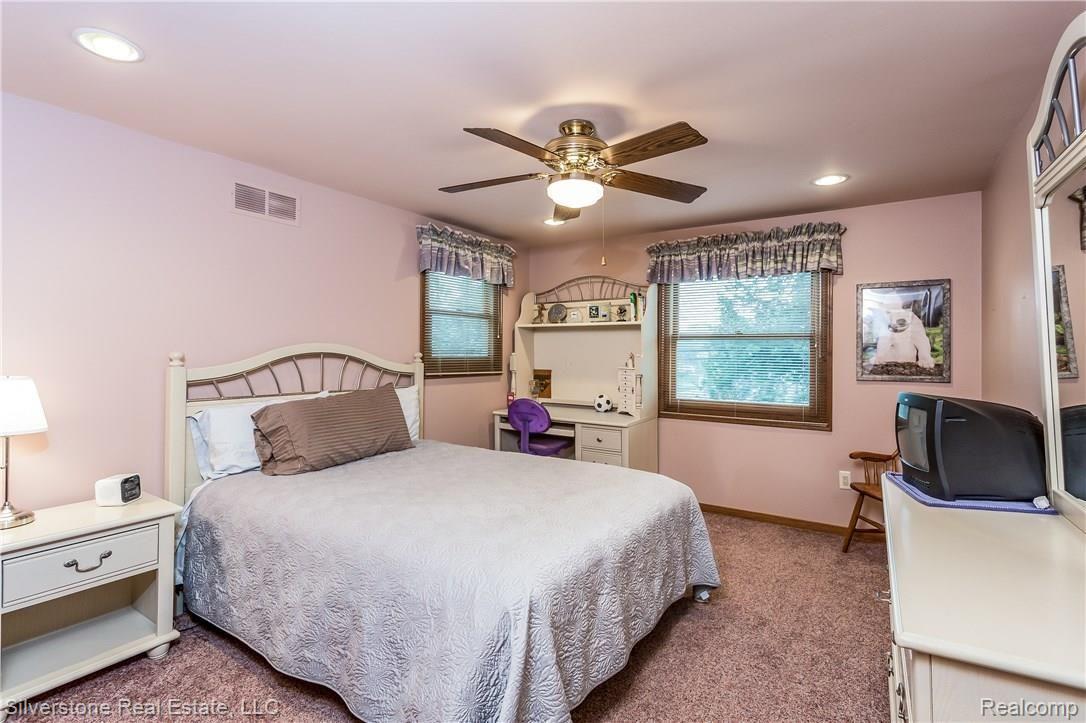 2091 West Wattles Road Troy, MI 48098 - Photo 29 of 52 029-4589640-large.jpg