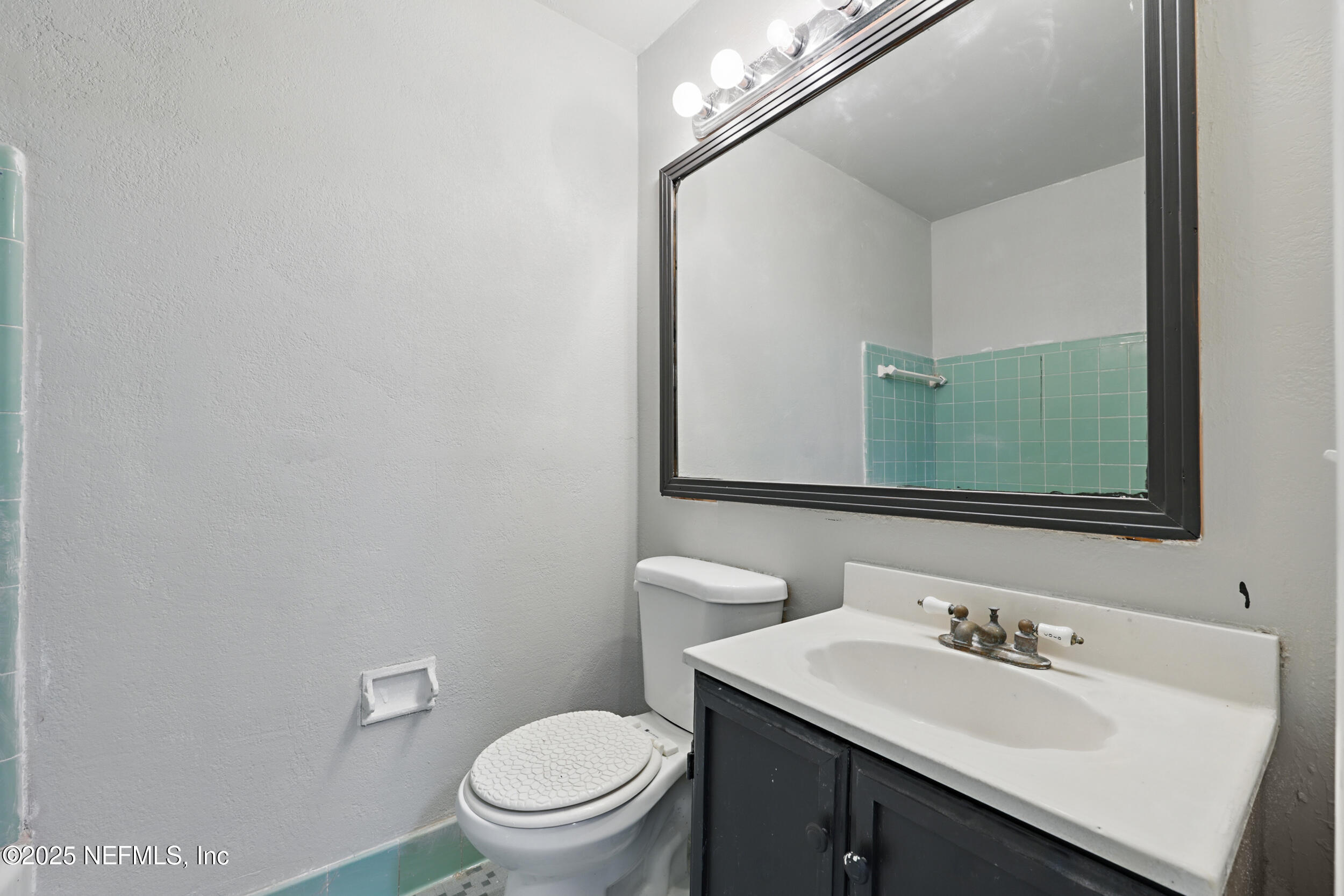 1651 Lindsey Road Jacksonville, FL 32221 - Photo 8 of 17 LINDSEY 3RD BATH