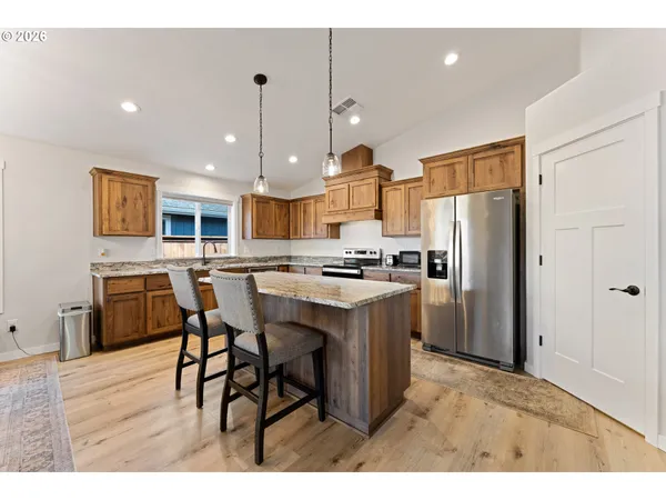 $449,900 | 1876 Southwest Mistybrook Drive, Grants Pass, OR 97527