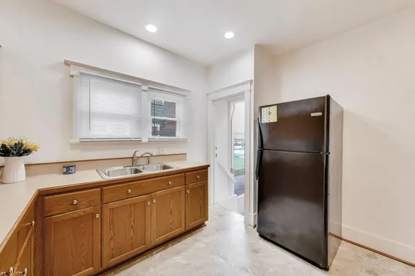 $215,000 | 534 North May Street, Aurora, IL 60506