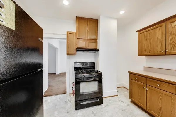 $215,000 | 534 North May Street, Aurora, IL 60506