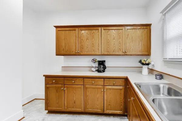 $215,000 | 534 North May Street, Aurora, IL 60506