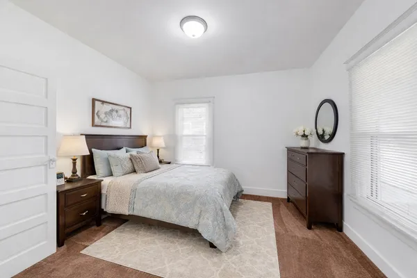 $215,000 | 534 North May Street, Aurora, IL 60506