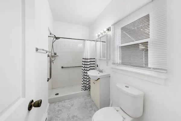 $215,000 | 534 North May Street, Aurora, IL 60506