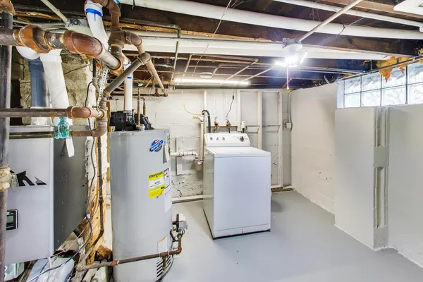 $215,000 | 534 North May Street, Aurora, IL 60506