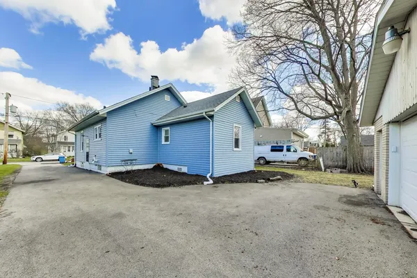 $215,000 | 534 North May Street, Aurora, IL 60506