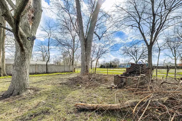 $215,000 | 534 North May Street, Aurora, IL 60506