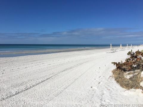 513 Gunwale Lane Longboat Key, FL 34228 - Photo 37 of 59 a view of a room with an empty space