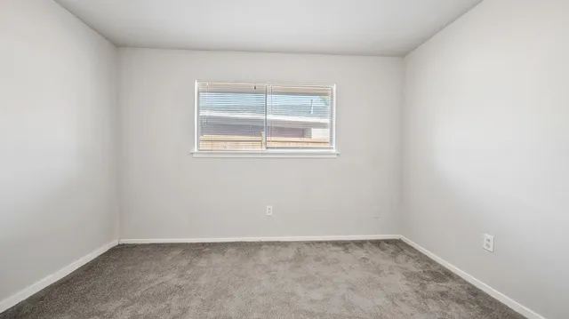 $1,750 | 406 Pamela Drive, Baytown, TX 77521