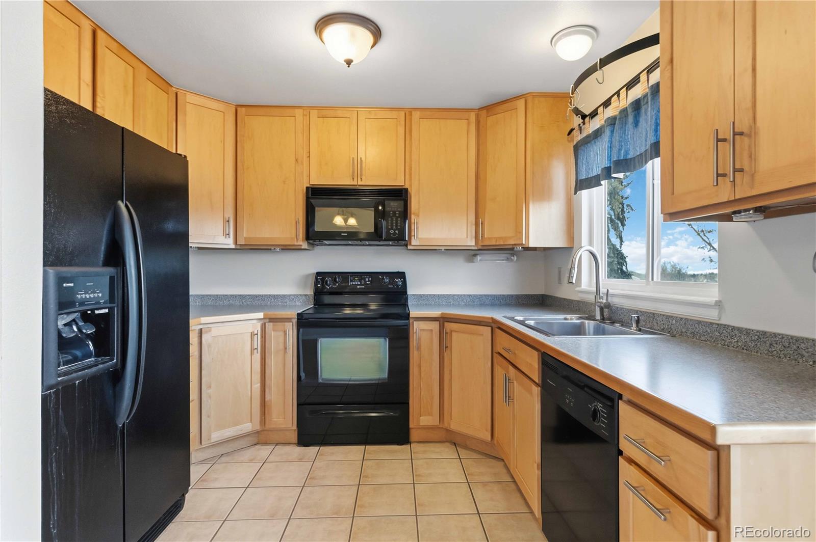 693 Delwood Court Highlands Ranch, CO 80126 - Photo 8 of 27