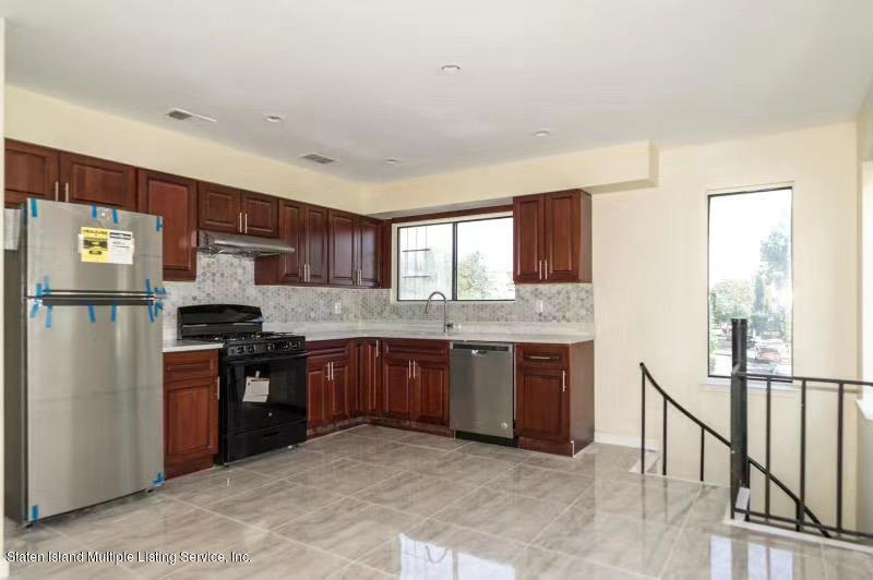 34 Green Valley Road Staten Island, NY 10312 - Photo 2 of 9 IMG_1312