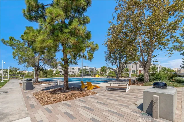 a view of an outdoor space