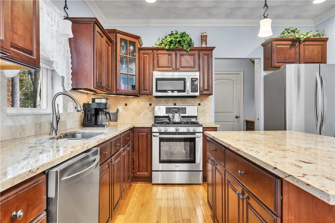 53 Scenic Way Exeter, RI 02822 - Photo 10 of 36