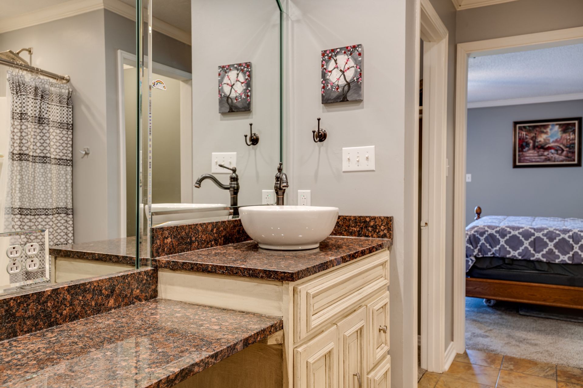 2743 Mouse Tail Road Parsons, TN 38363 - Photo 19 of 79 a living room with a couch and a table