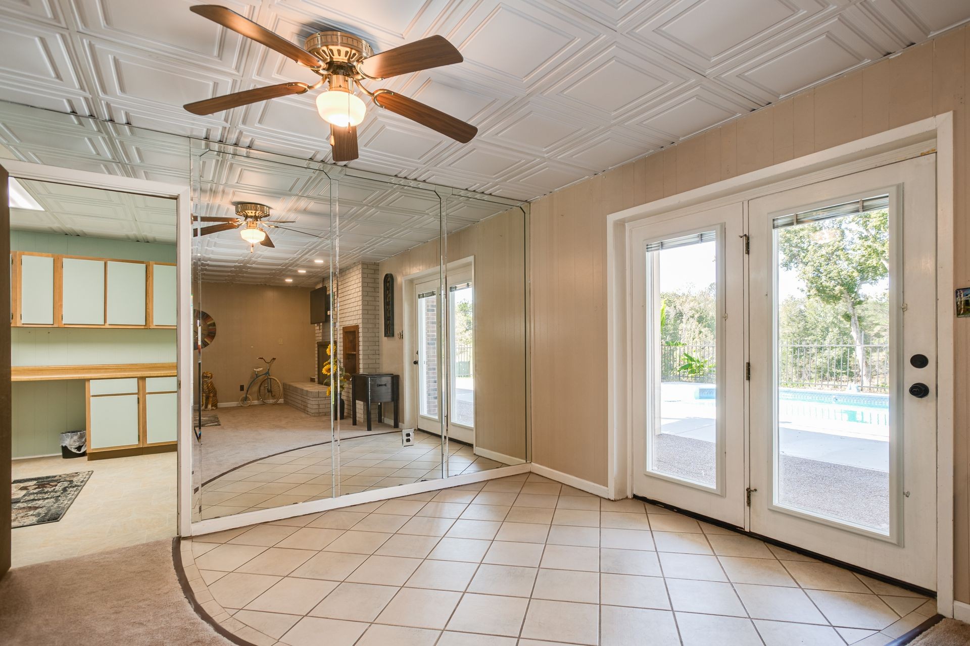 2743 Mouse Tail Road Parsons, TN 38363 - Photo 36 of 79 a view of a livingroom with a furniture and floor to ceiling window