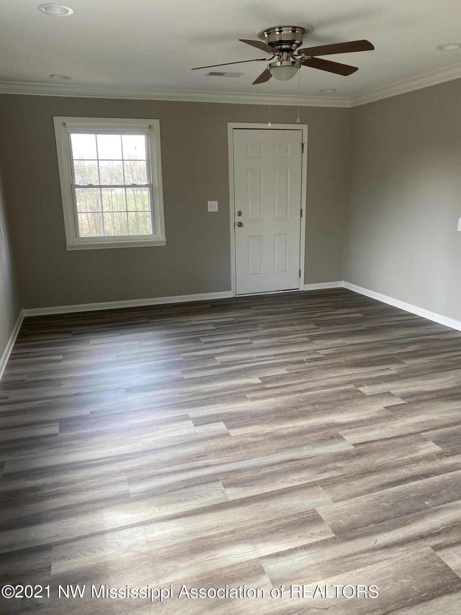 722 Baldwin Road Lake Cormorant, MS 38641 - Photo 15 of 15 living room