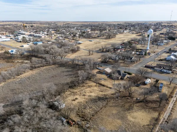 $100,000 | 408 West Oklahoma Avenue, Wheeler, TX 79096