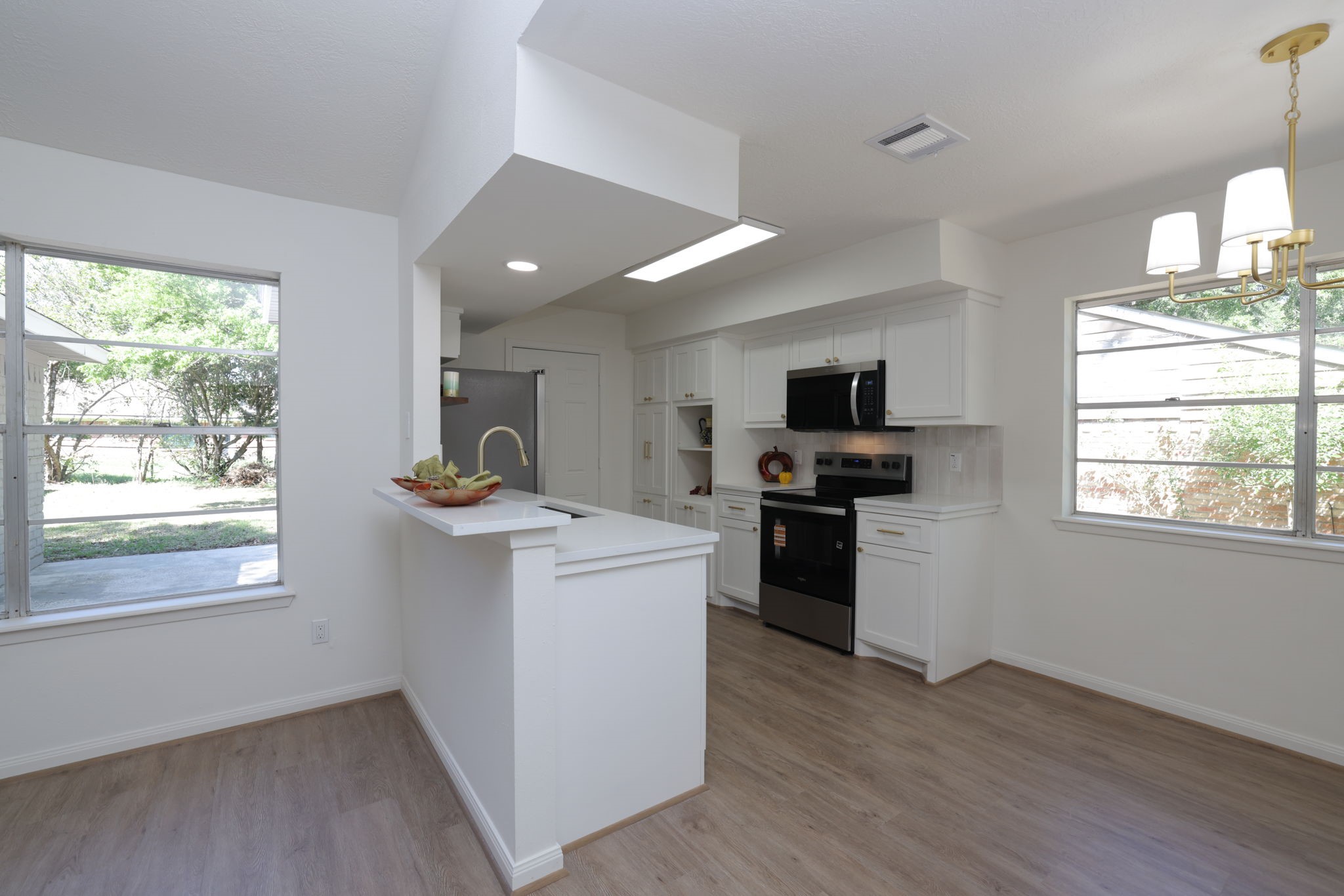 503 Allison Street Conroe, TX 77303 - Photo 13 of 37 Kitchen has all new appliances