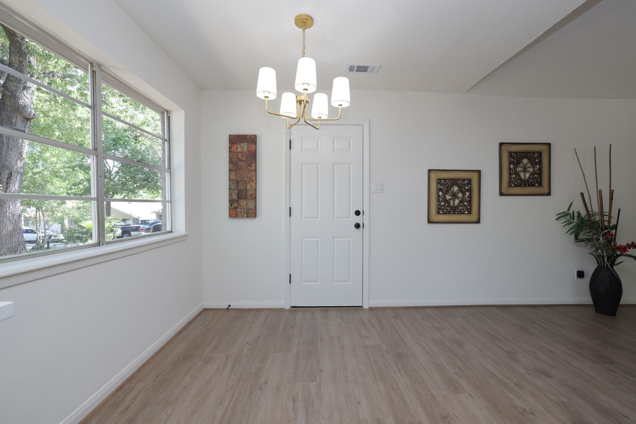 503 Allison Street Conroe, TX 77303 - Photo 18 of 37 Garage off of breakfast area