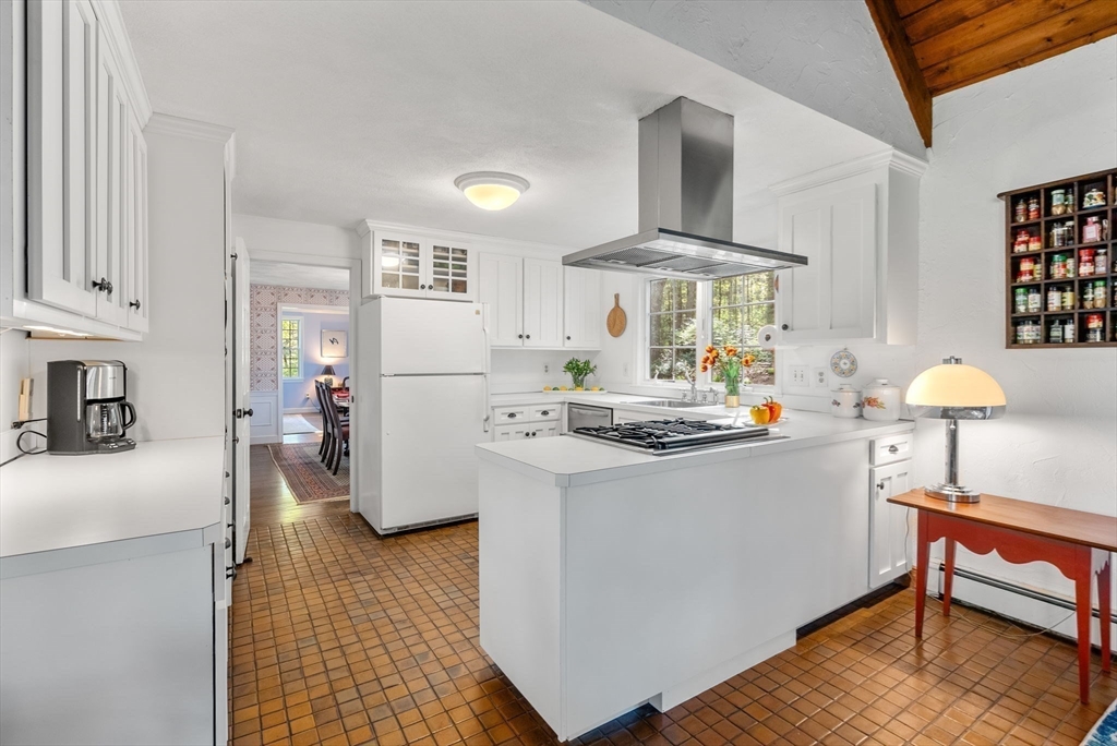 53 Robert Best Road Sudbury, MA 01776 - Photo 8 of 37 Gallery Image 8