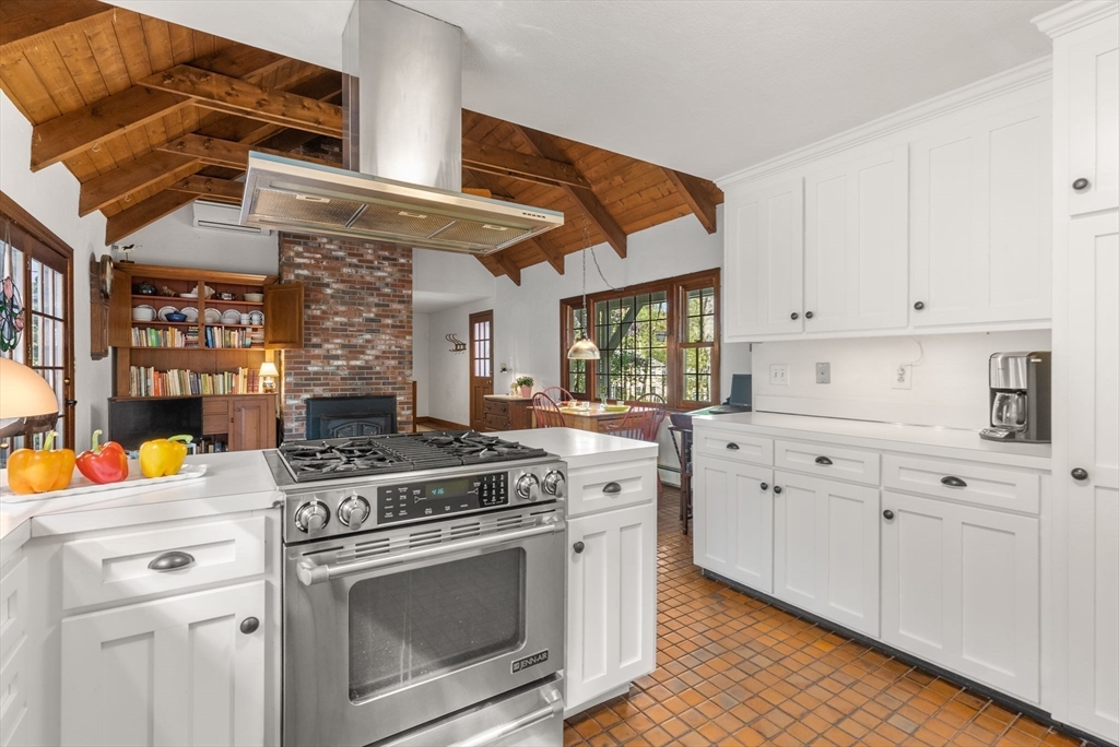 53 Robert Best Road Sudbury, MA 01776 - Photo 10 of 37 Gallery Image 10