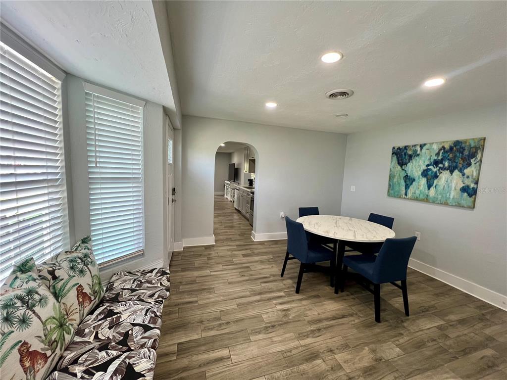 112 Rose Street Venice, FL 34293 - Photo 5 of 33 a living room with furniture and a window