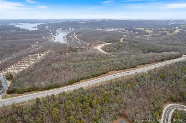 $2,850,000 | Four Horseshoe Bend Parkway, Four Seasons, MO 65049