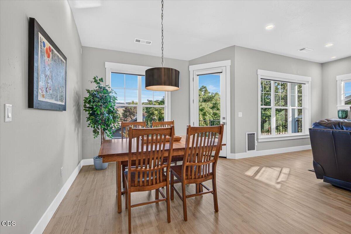 143 Randy Street Ashland, OR 97520 - Photo 17 of 49 Gallery Image 17