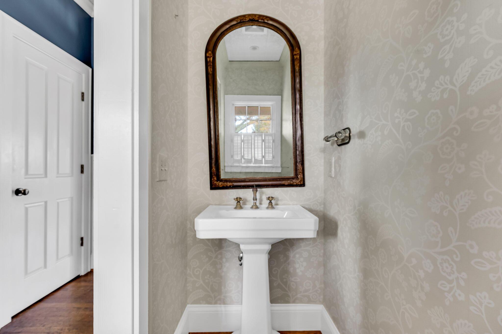 7805 Brill Road Cincinnati, OH 45243 - Photo 78 of 139 78-web-or-mls-7805BrillRoadInt_Hommati10