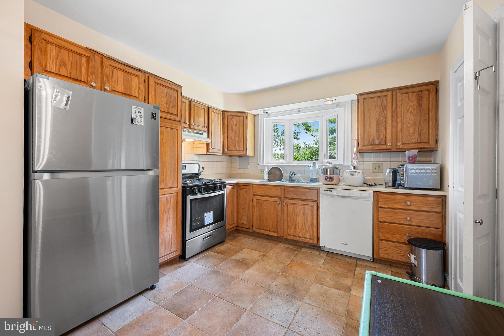 127 Oakdale Road Cherry Hill, NJ 08034 - Photo 12 of 25 Gallery Image 12