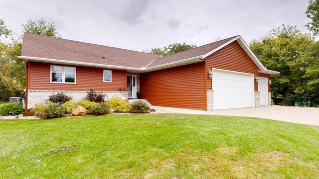 $425,000 | 122 Ridge Road, New London, MN 56273
