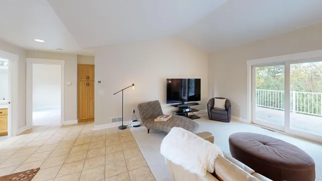 $425,000 | 122 Ridge Road, New London, MN 56273