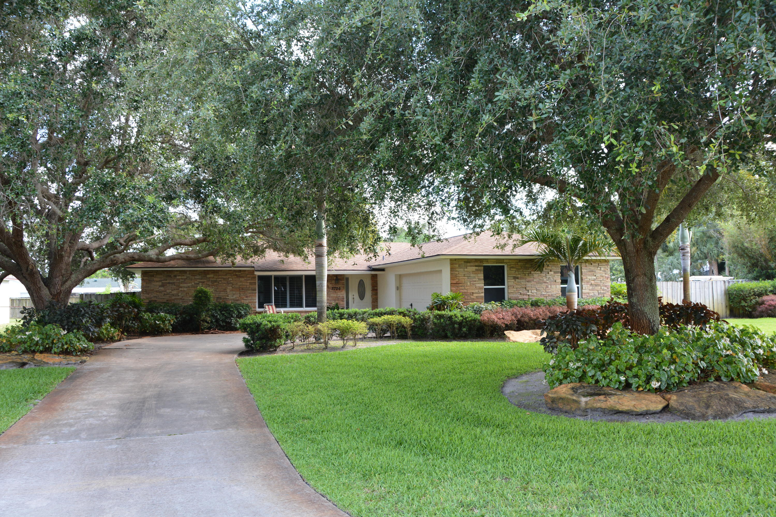 5726 Pennock Point Road Jupiter, FL 33458 - Photo 1 of 1 DSC_1864