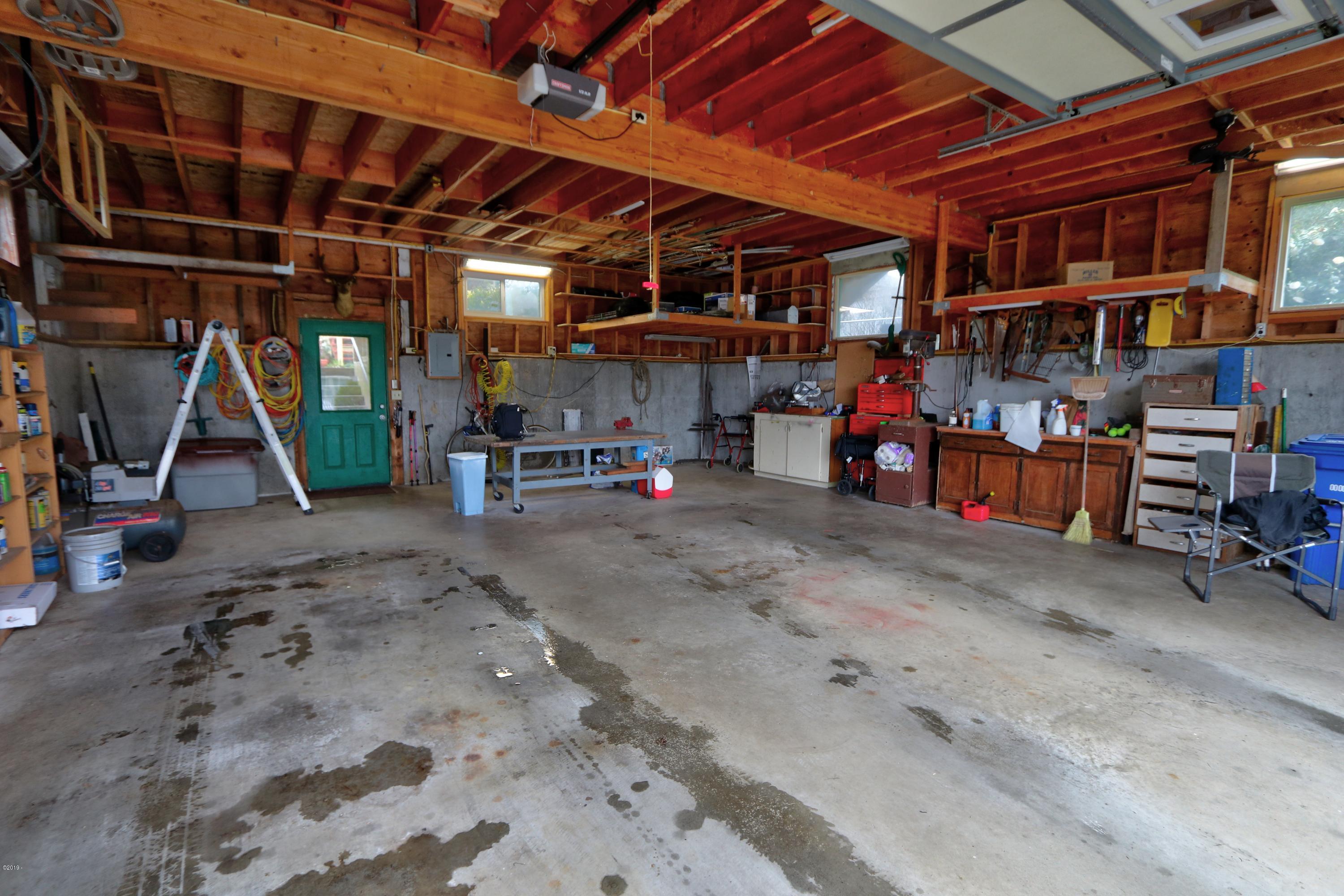 19 Southwest Hurbert Street Newport, OR 97365 - Photo 51 of 51 Garage